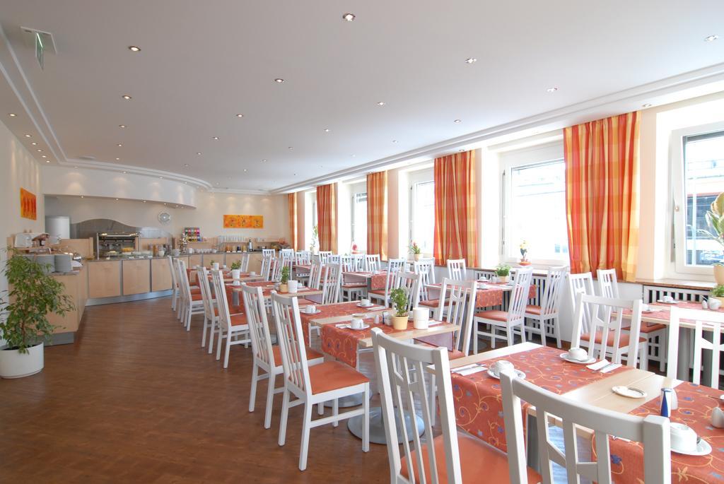Hotel Amba München Étterem fotó